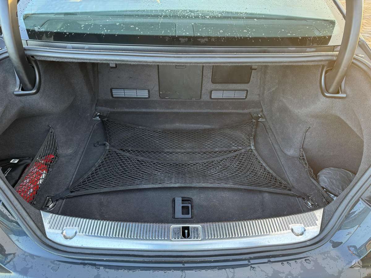 Audi A8, 3.0 l., Седан