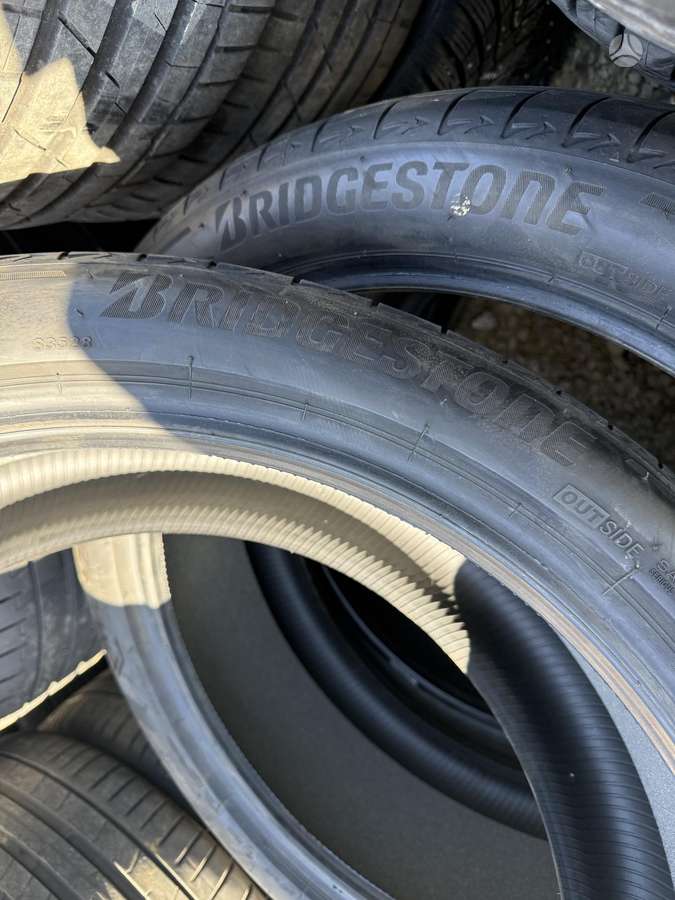 Bridgestone, летние 275/40 R22