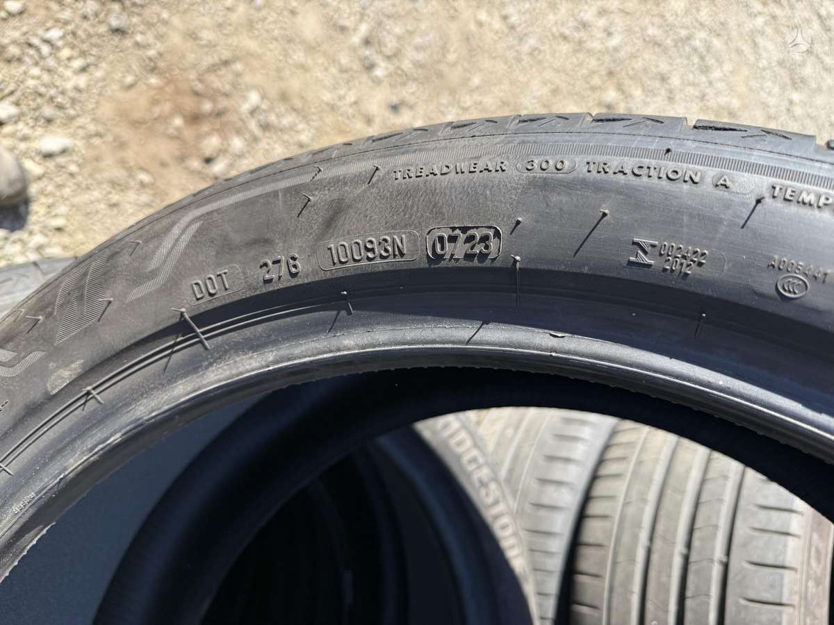 Bridgestone, летние 275/40 R22
