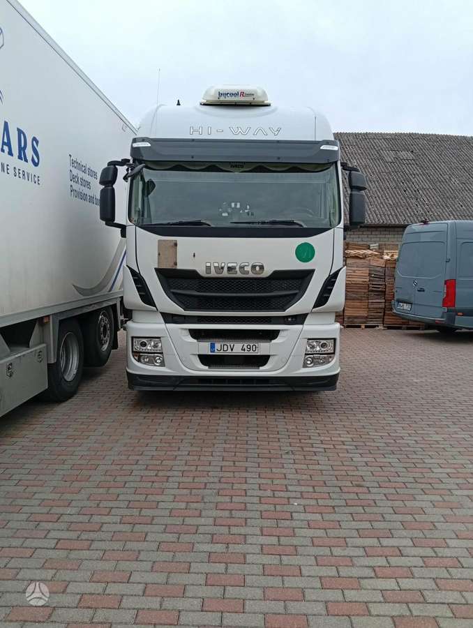 Iveco STRLIS 18-460, double sleeper