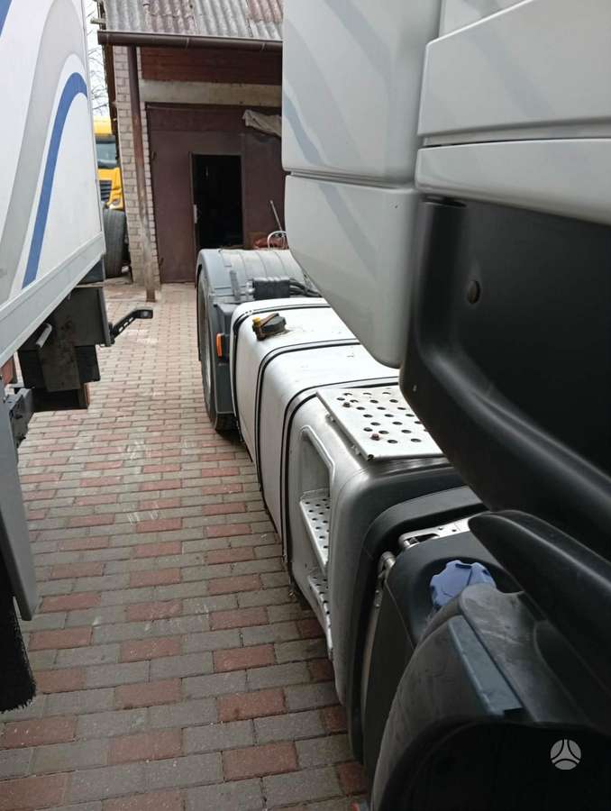 Iveco STRLIS 18-460, double sleeper