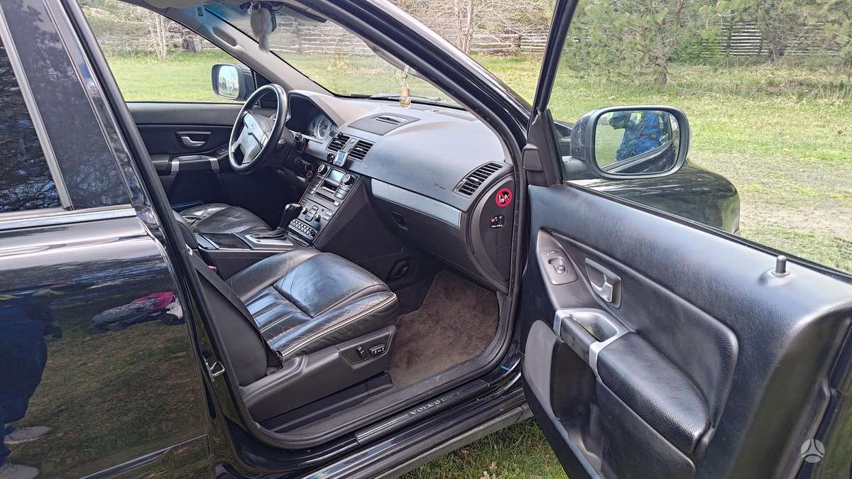 Volvo XC90 - 10