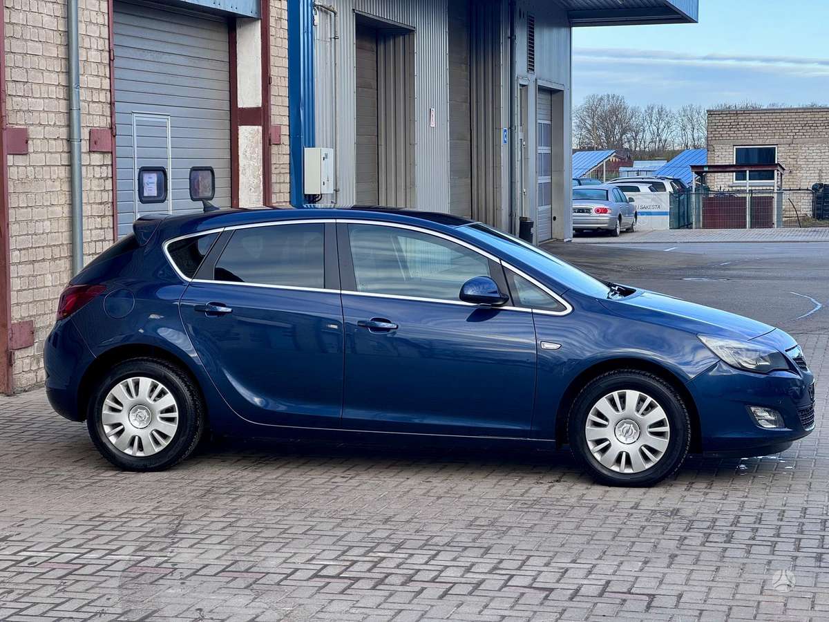 Opel Astra, 1.6 l., hatchback