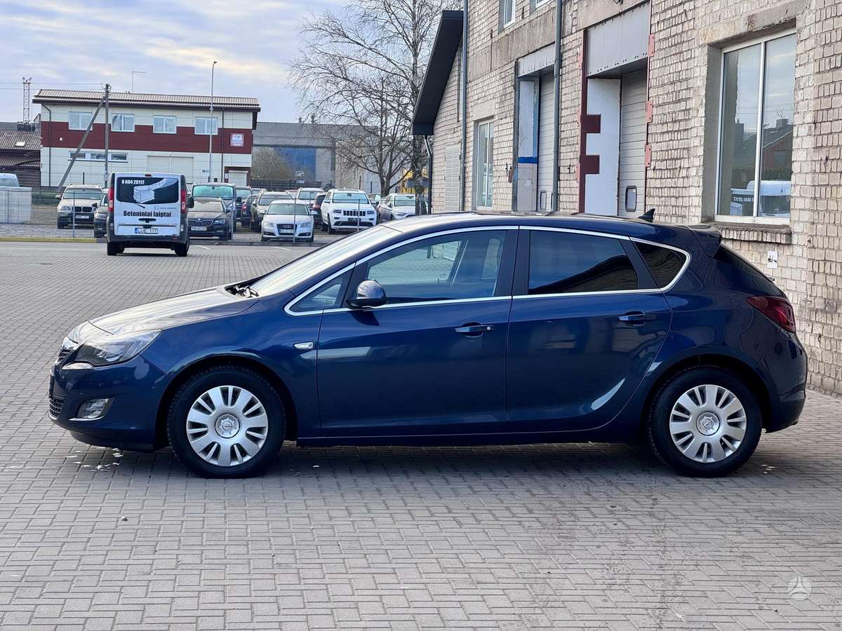 Opel Astra, 1.6 l., hatchback