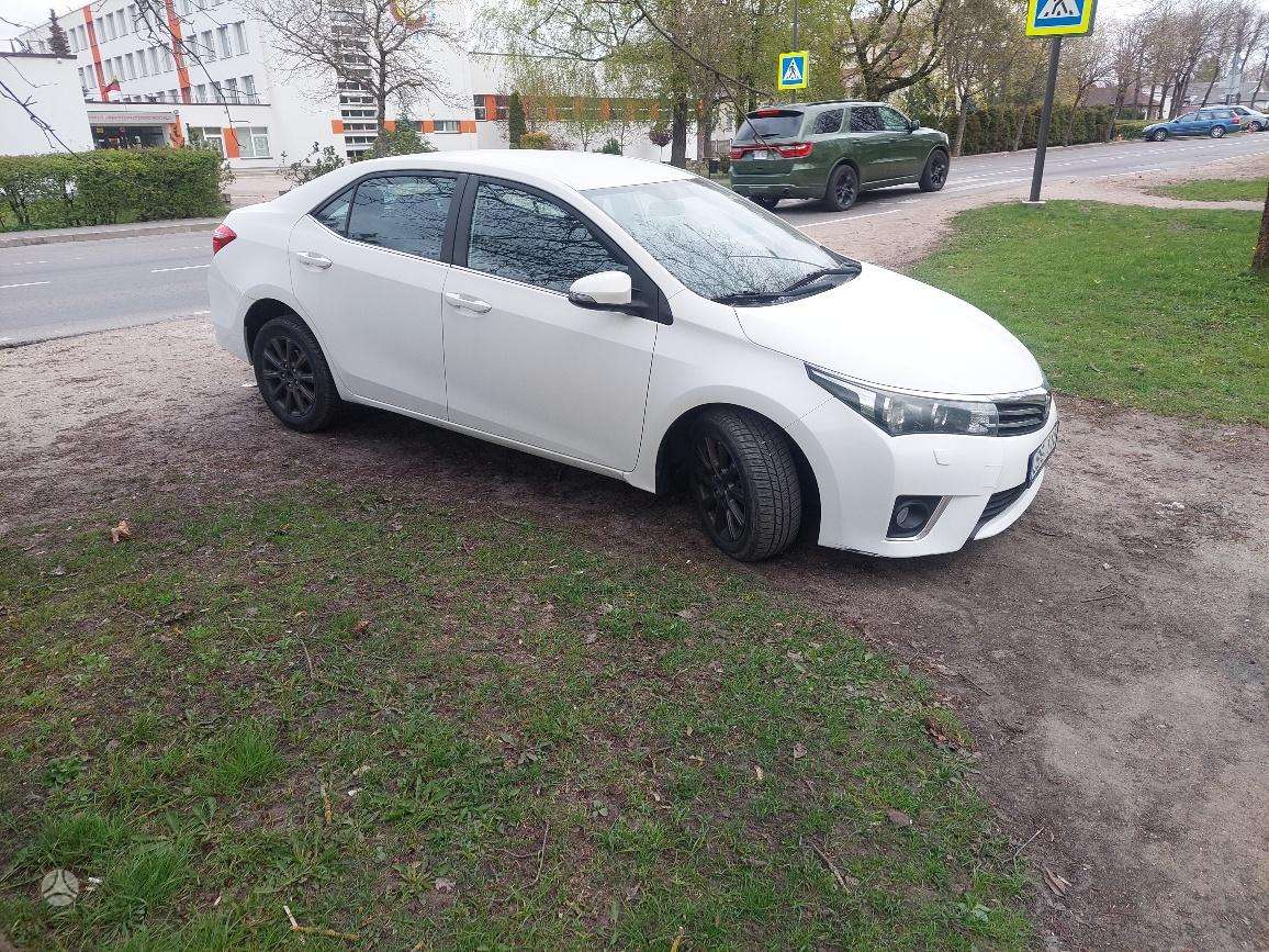 Toyota Corolla - 4