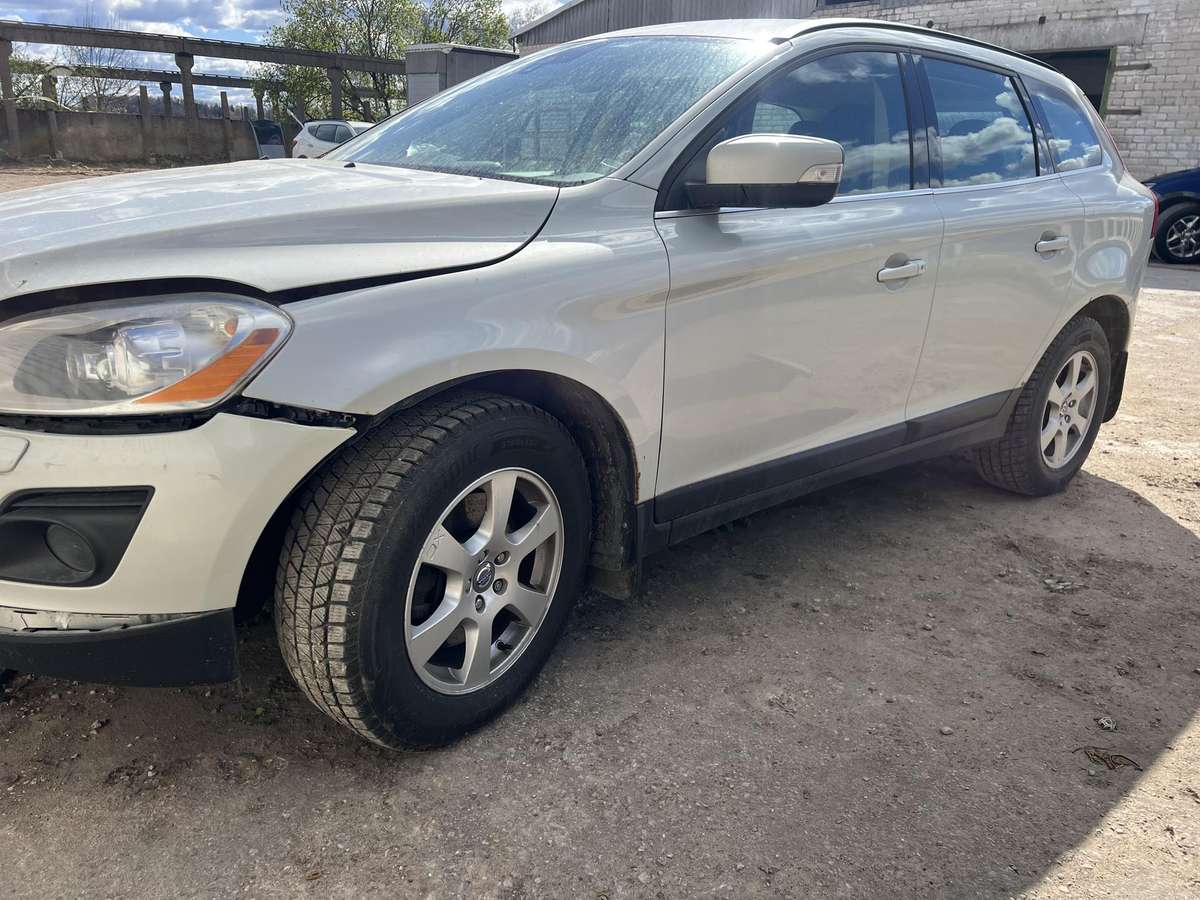 Volvo XC60 по частям