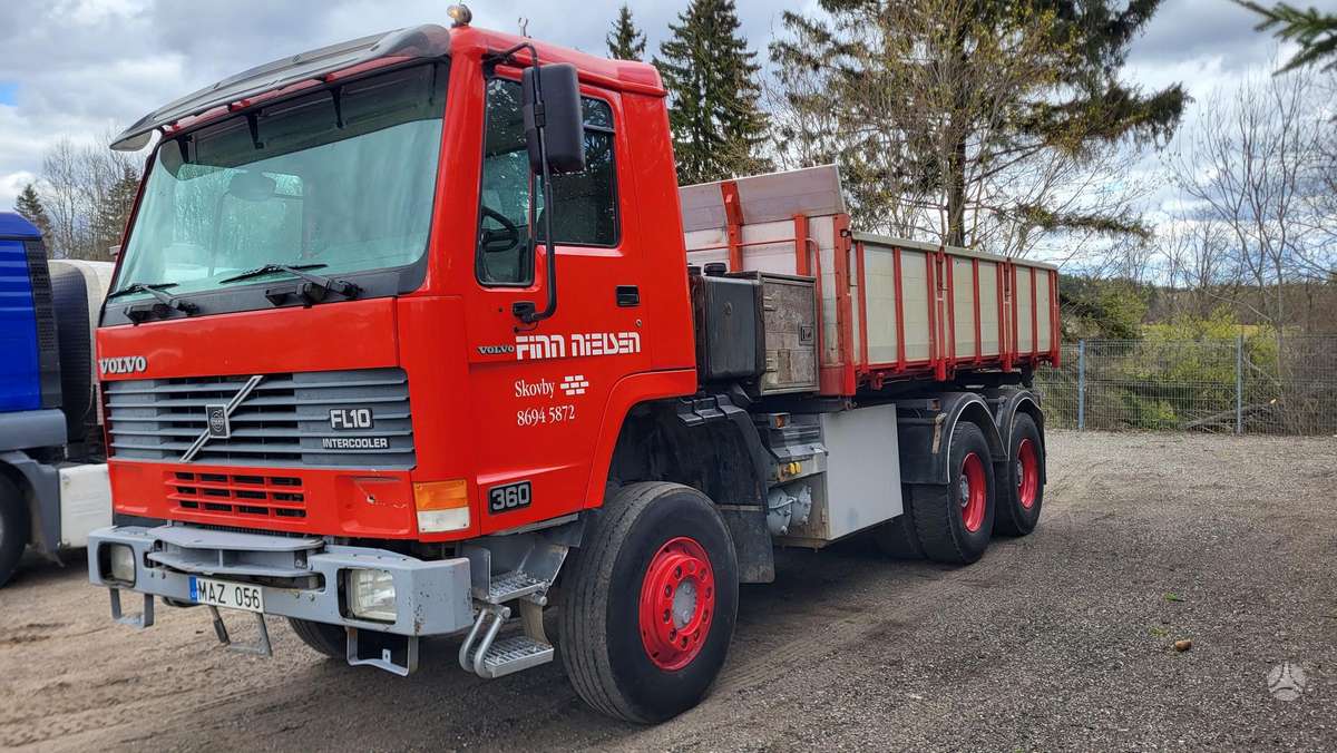 Volvo FL10 6X6, самосвалы