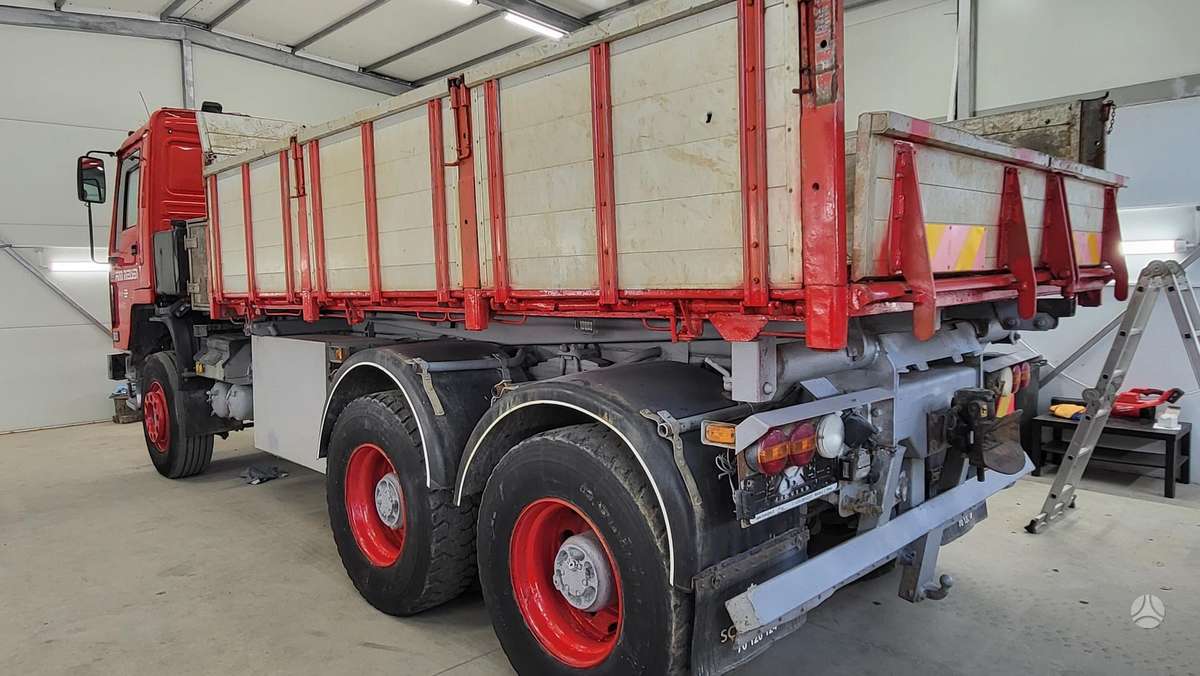 Volvo FL10 6X6, самосвалы