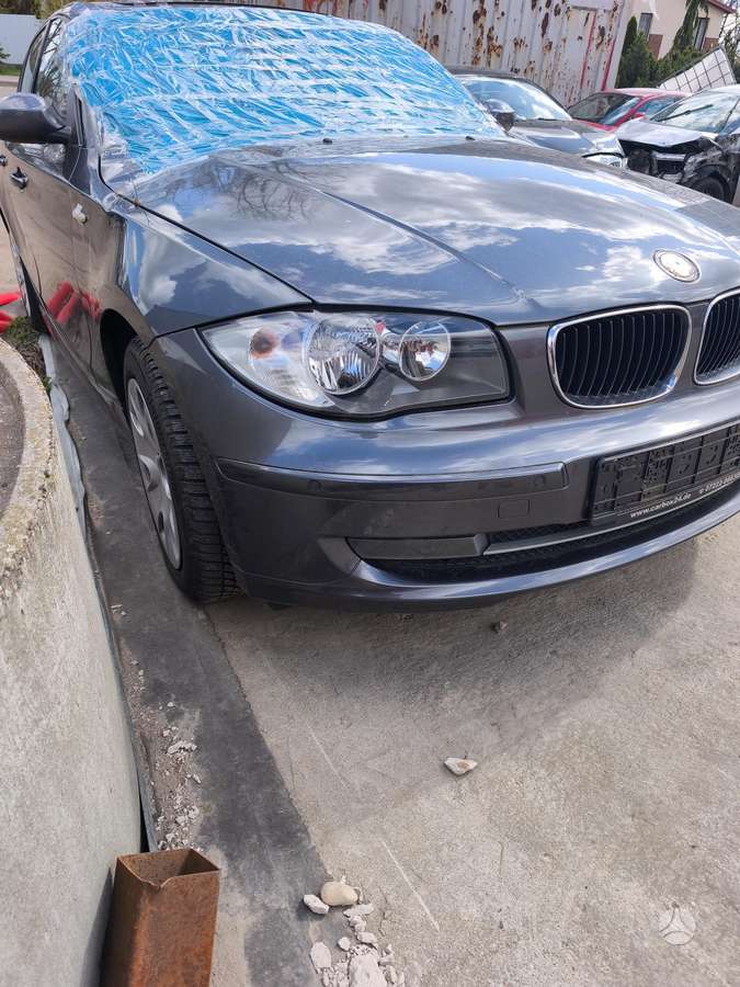 BMW 120 A22 7 spalva