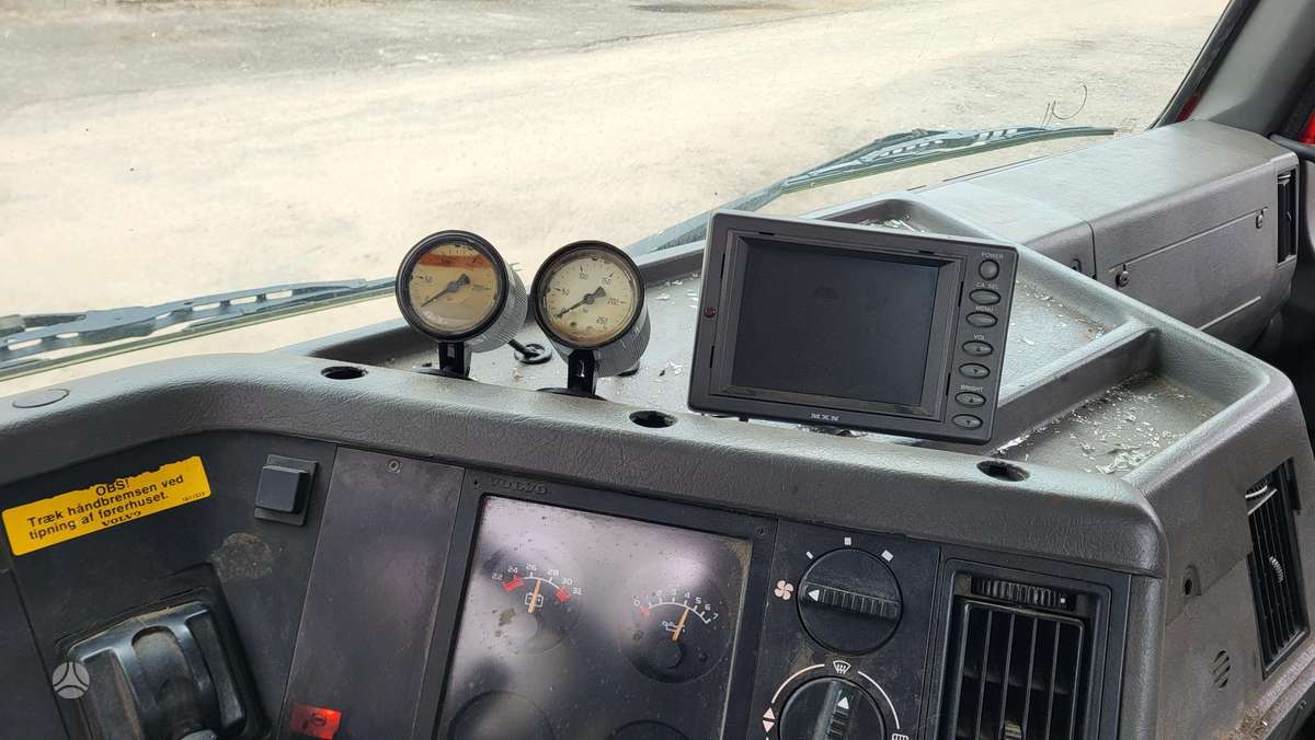 Volvo FL10 6X6, самосвалы