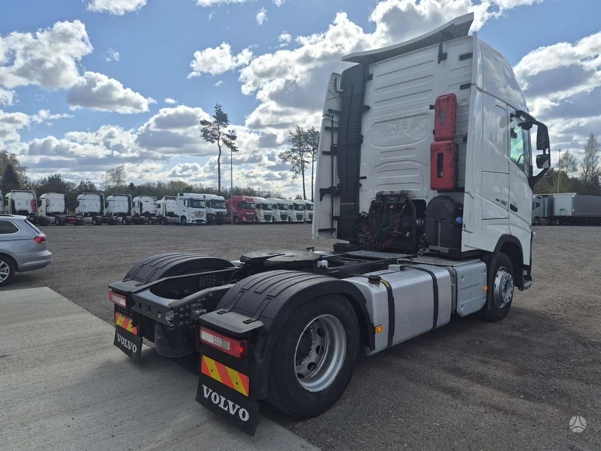 Volvo FH460 XL, double sleeper