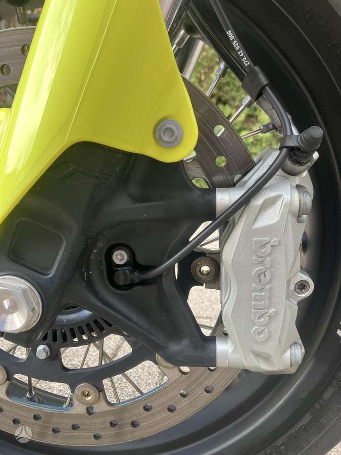 Husqvarna Supermoto 693cc, supermoto