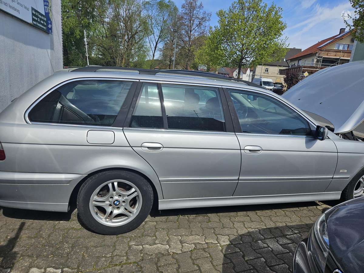 BMW 525, 2.5 l., Универсал