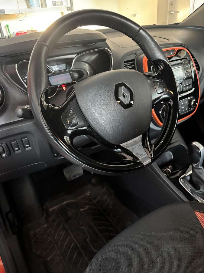 Renault Captur, 1.2 l., off-road / crossover