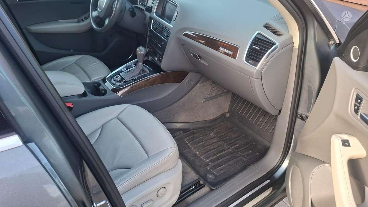 Audi Q5, 3.2 l., Внедорожник / Кроссовер