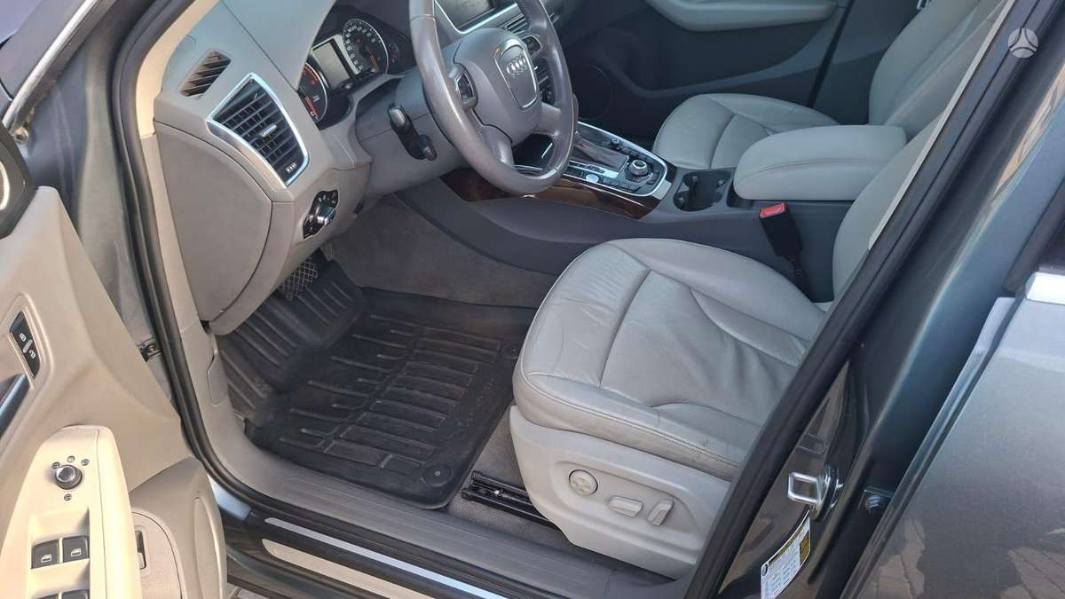 Audi Q5, 3.2 l., Внедорожник / Кроссовер