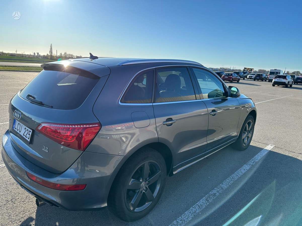 Audi Q5, 3.2 l., Внедорожник / Кроссовер