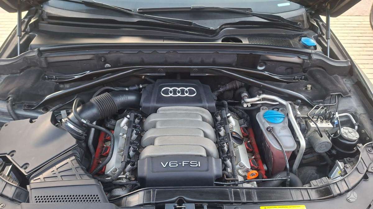 Audi Q5, 3.2 l., Внедорожник / Кроссовер