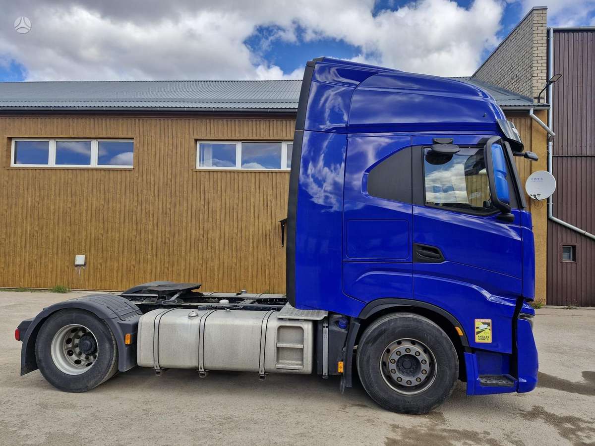 Iveco S-way, double sleeper