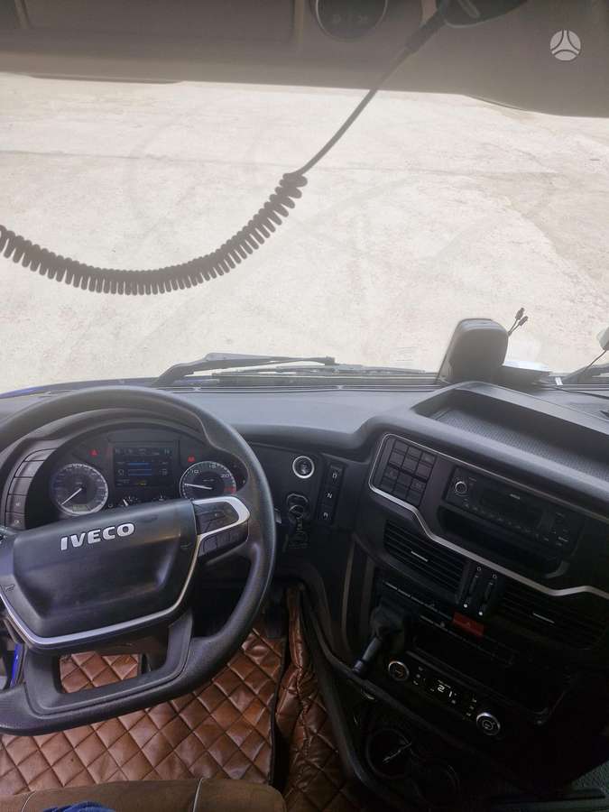 Iveco S-way, double sleeper