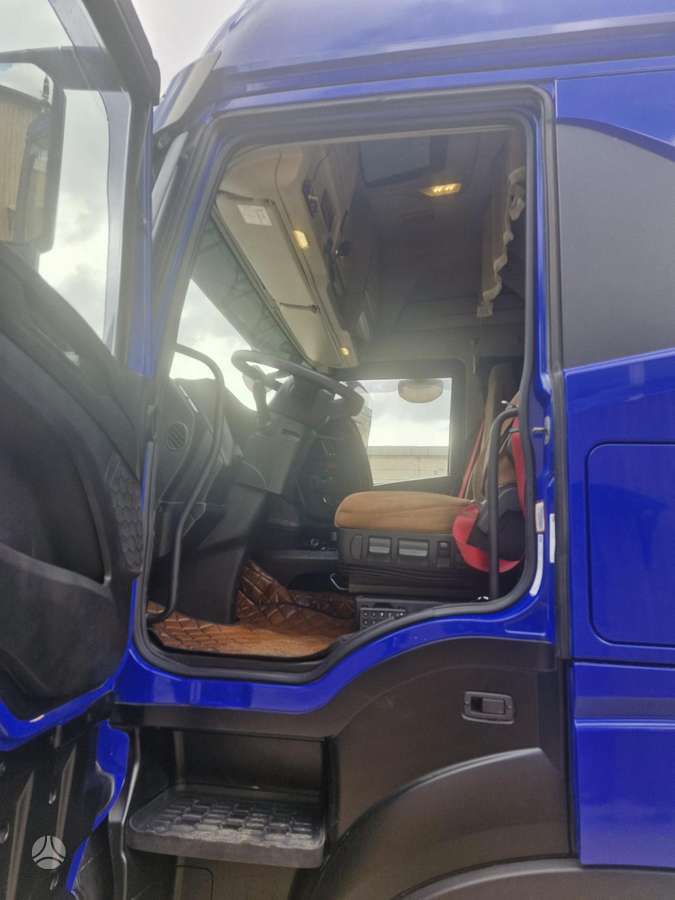 Iveco S-way, double sleeper