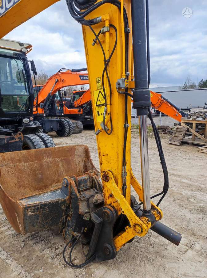 JCB JS 145 W, ekskavatoriai