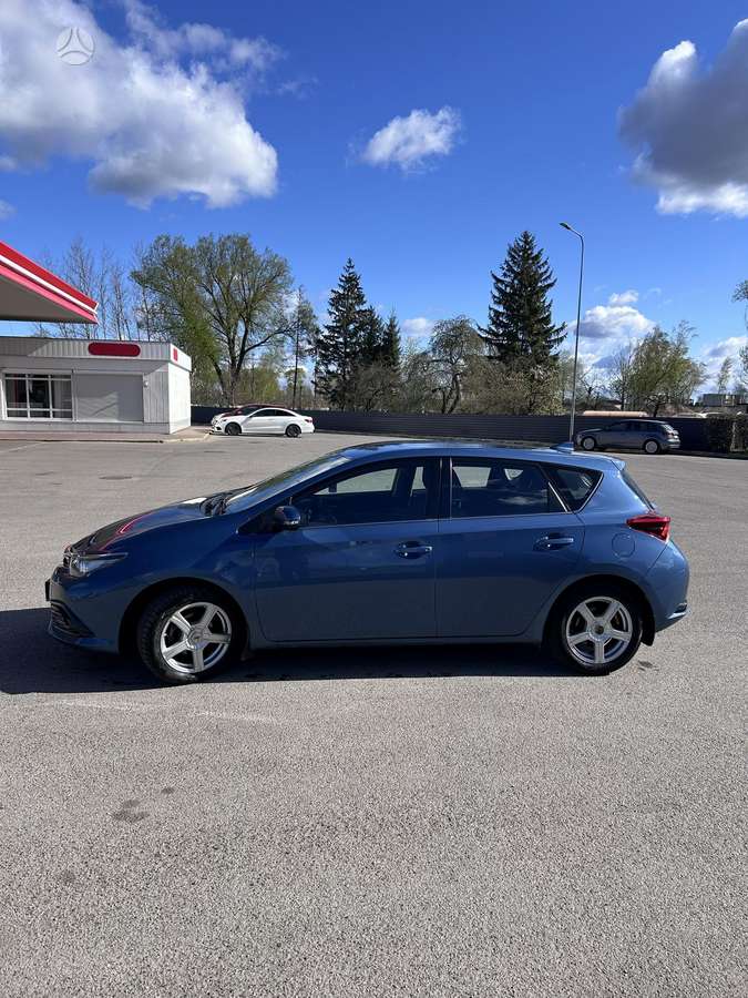 Toyota Auris, 1.6 l., Хэтчбек