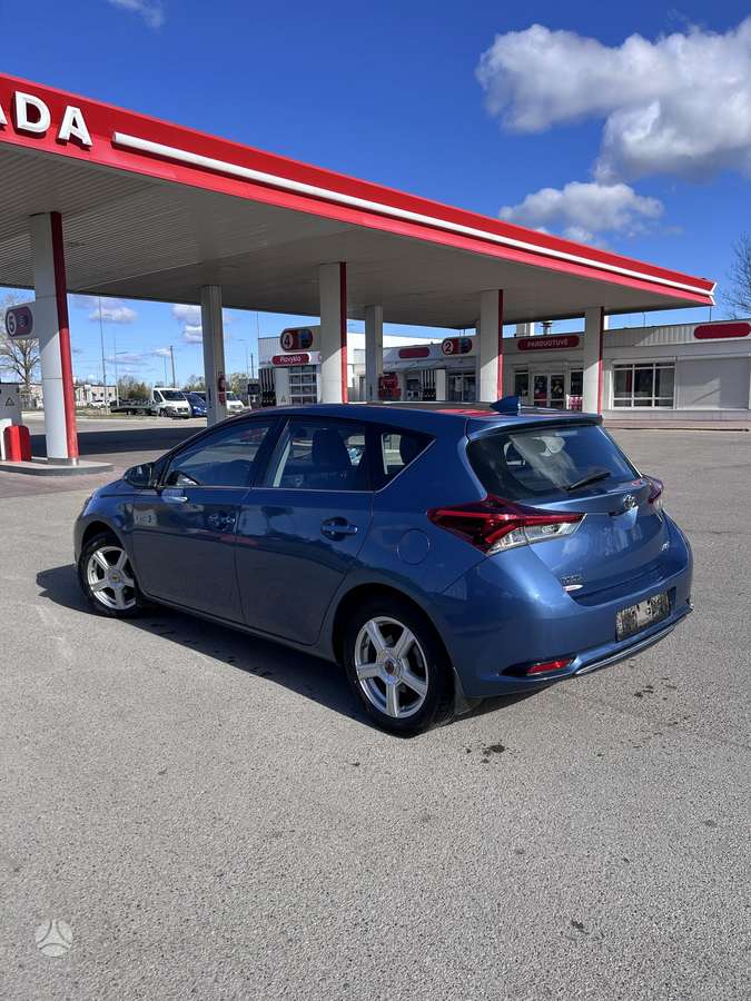 Toyota Auris, 1.6 l., Хэтчбек