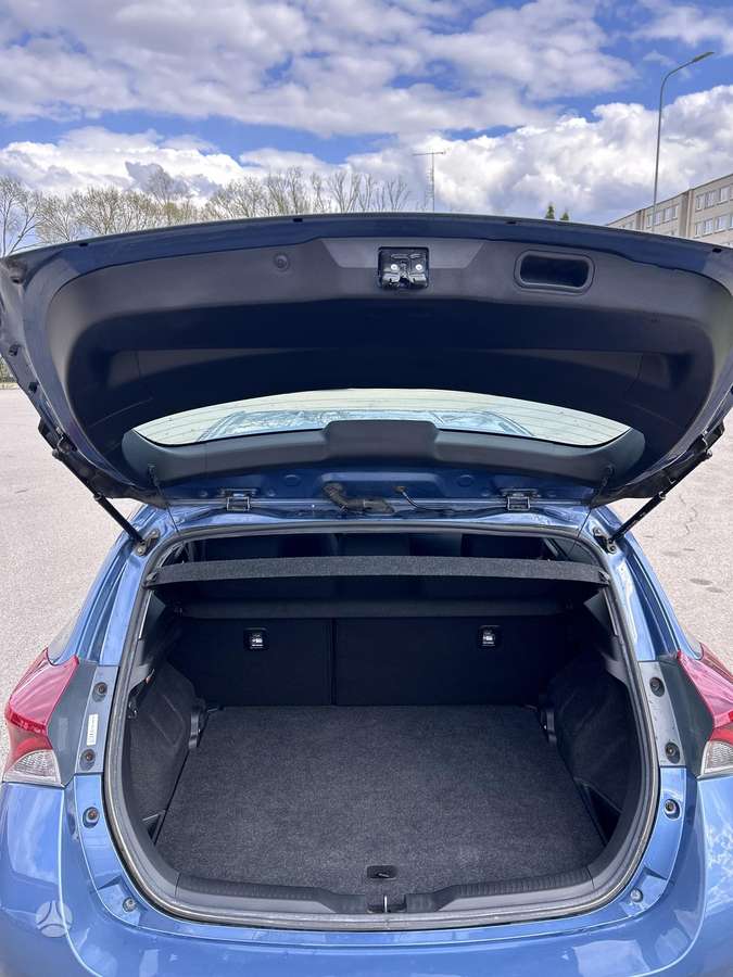 Toyota Auris, 1.6 l., Хэтчбек