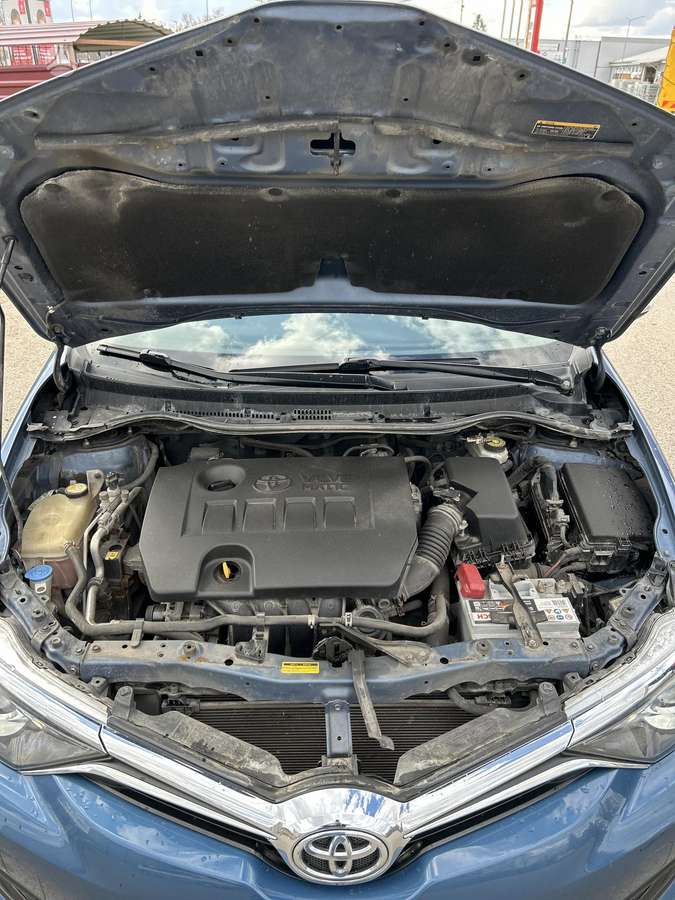 Toyota Auris, 1.6 l., Хэтчбек