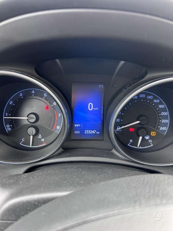 Toyota Auris, 1.6 l., Хэтчбек
