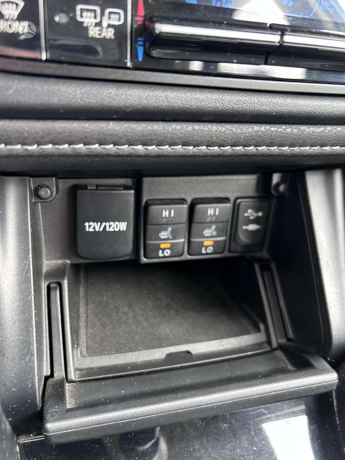 Toyota Auris, 1.6 l., Хэтчбек