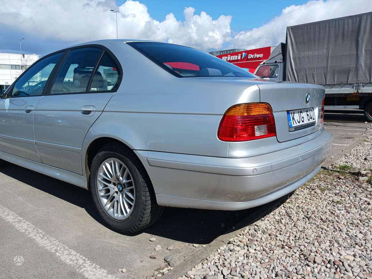 BMW 525, 2.5 l., Седан