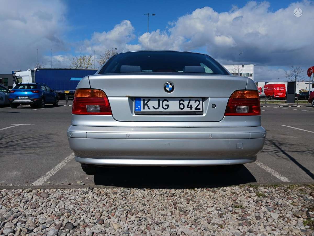 BMW 525, 2.5 l., Седан