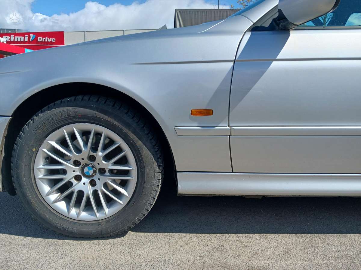 BMW 525, 2.5 l., Седан