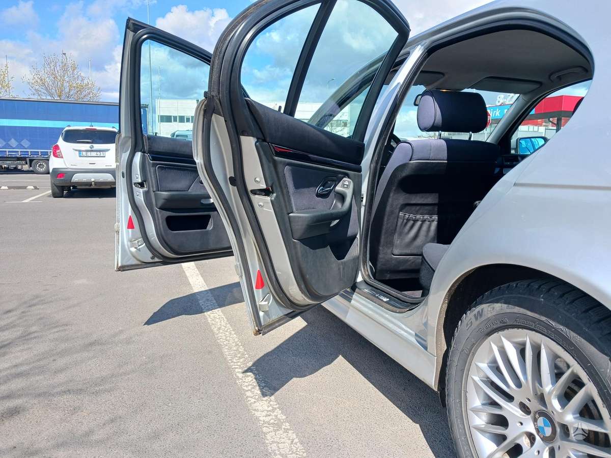 BMW 525, 2.5 l., Седан