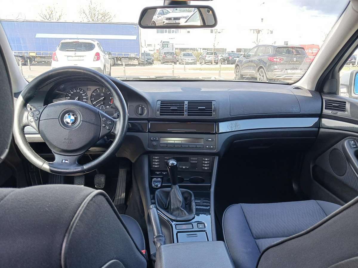 BMW 525, 2.5 l., Седан
