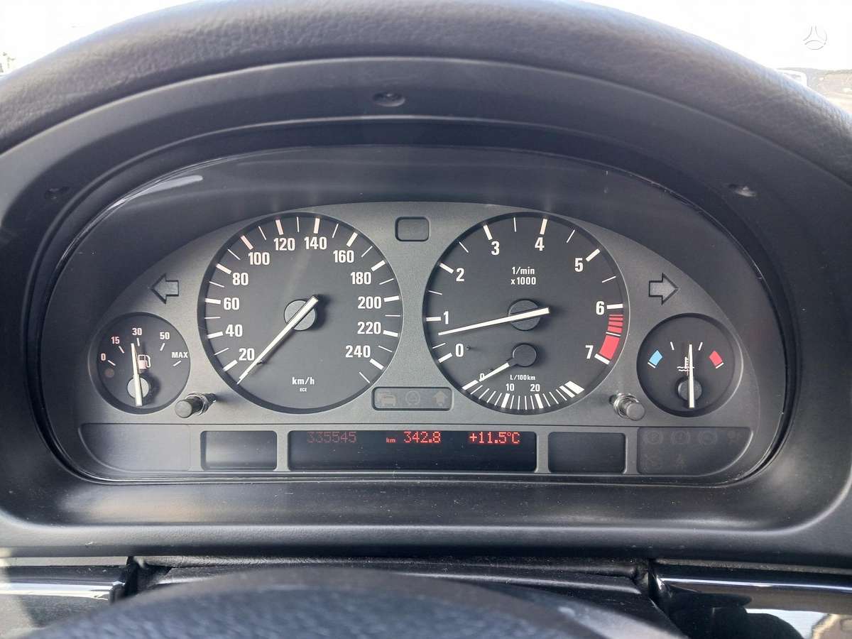 BMW 525, 2.5 l., Седан