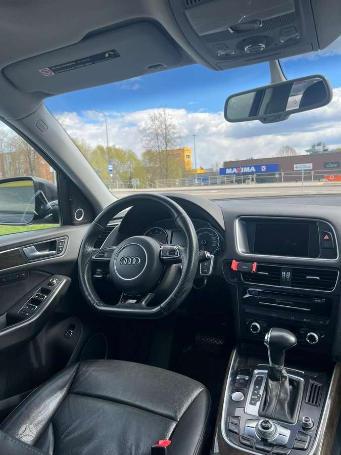 Audi Q5, 3.0 l., off-road / crossover