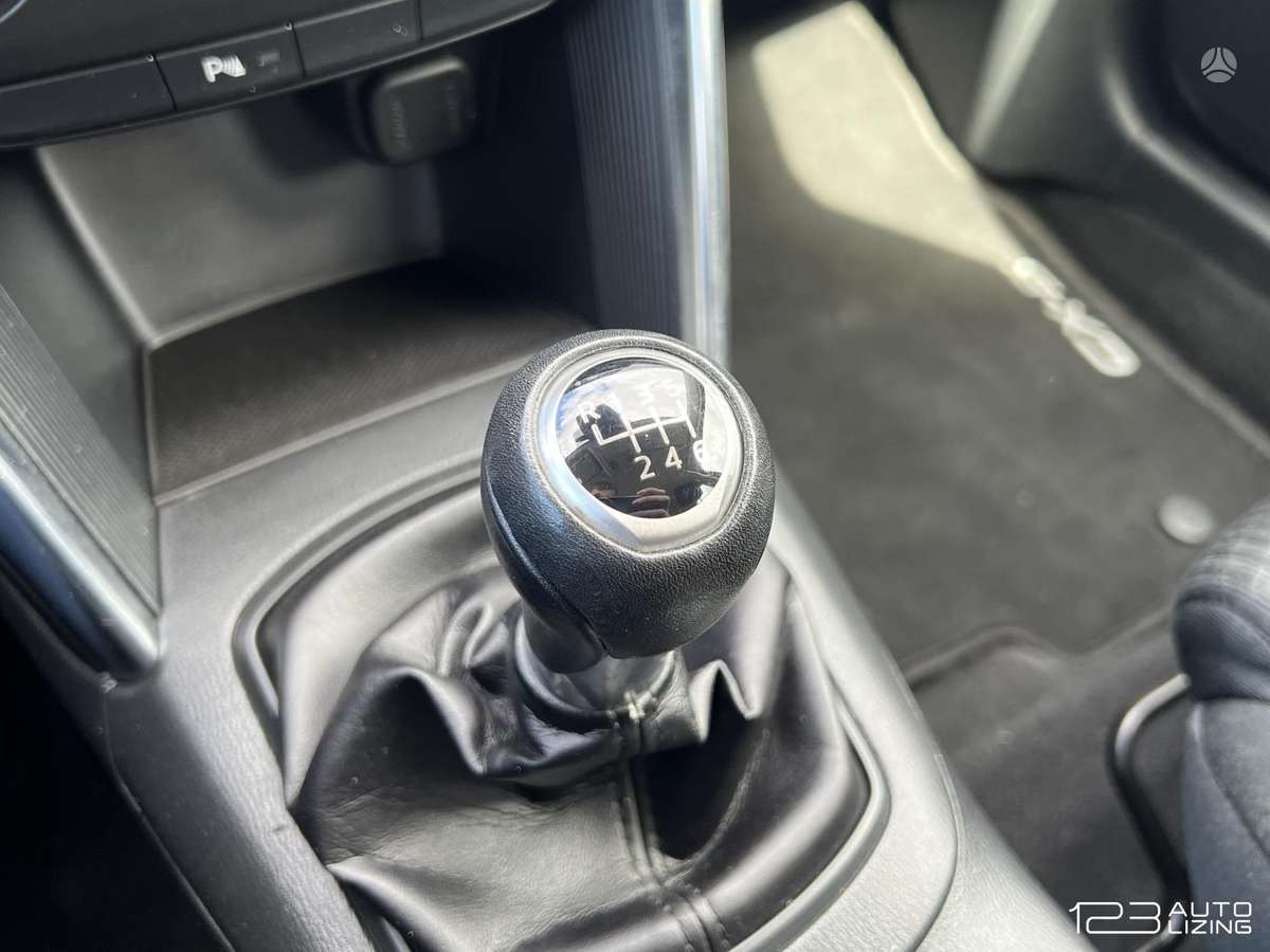 Mazda CX-5, 2.2 l., off-road / crossover