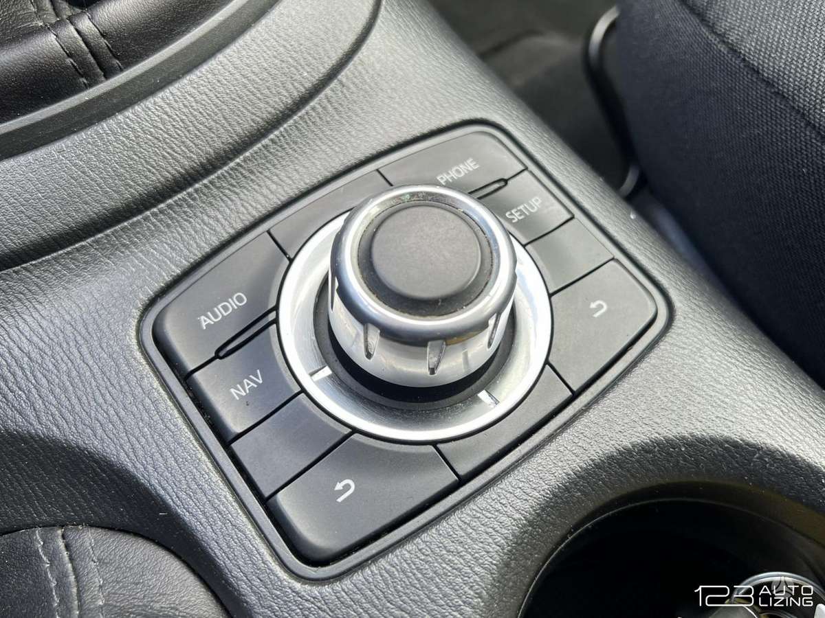 Mazda CX-5, 2.2 l., off-road / crossover