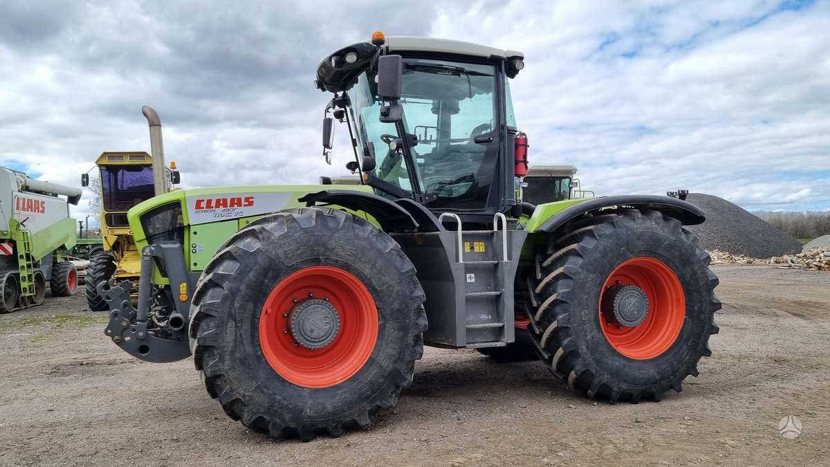 Claas XERION 3800 VC TRAC, traktoriai
