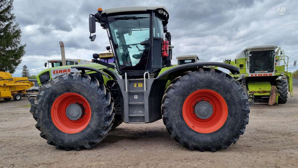 Claas XERION 3800 VC TRAC, traktoriai
