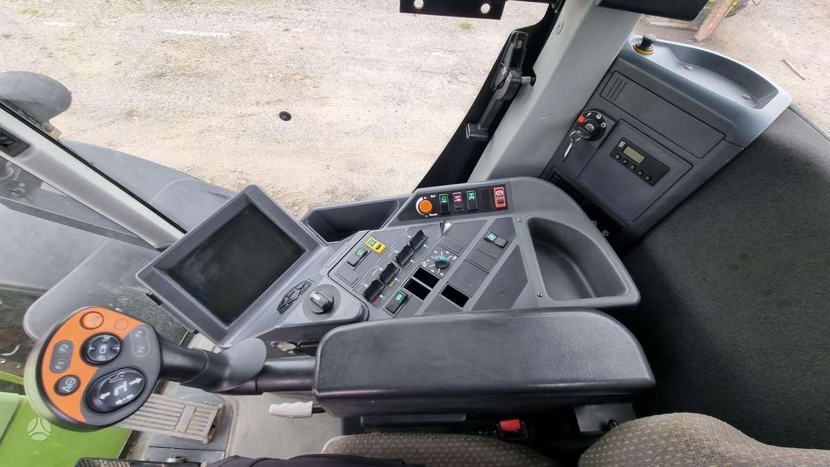 Claas XERION 3800 VC TRAC, traktoriai