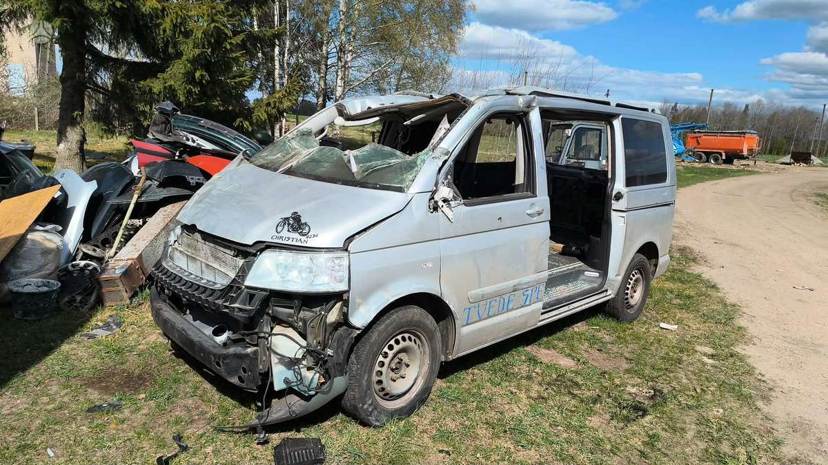 Volkswagen T5, passenger vans