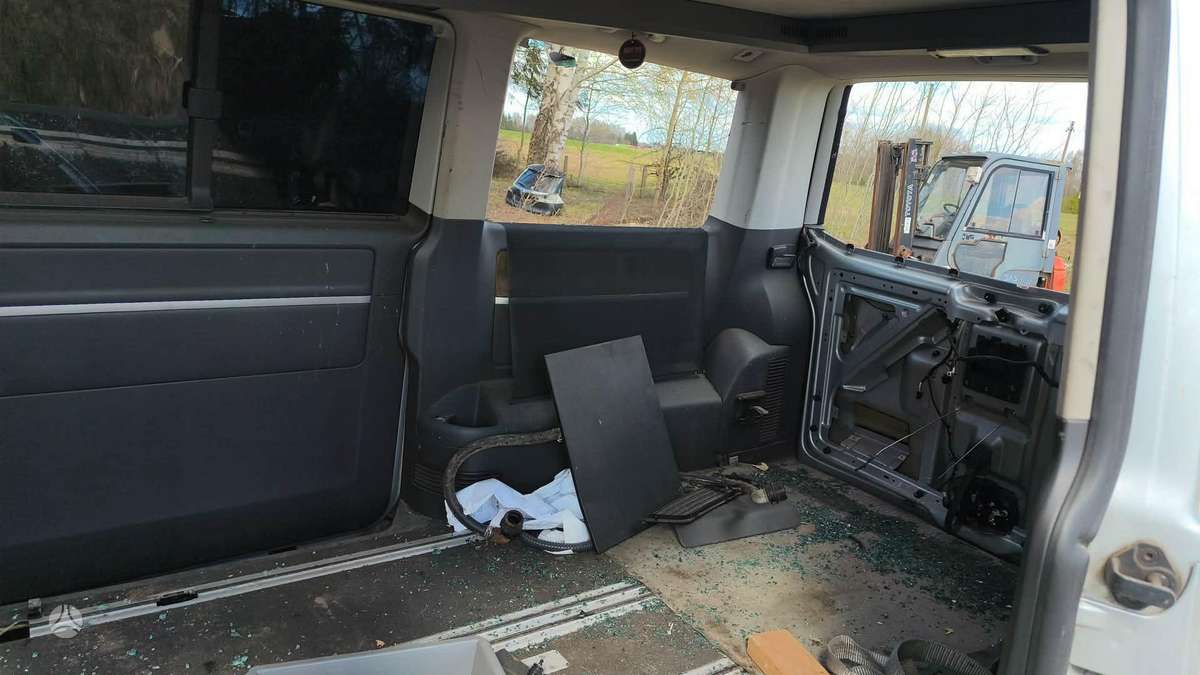Volkswagen T5, passenger vans