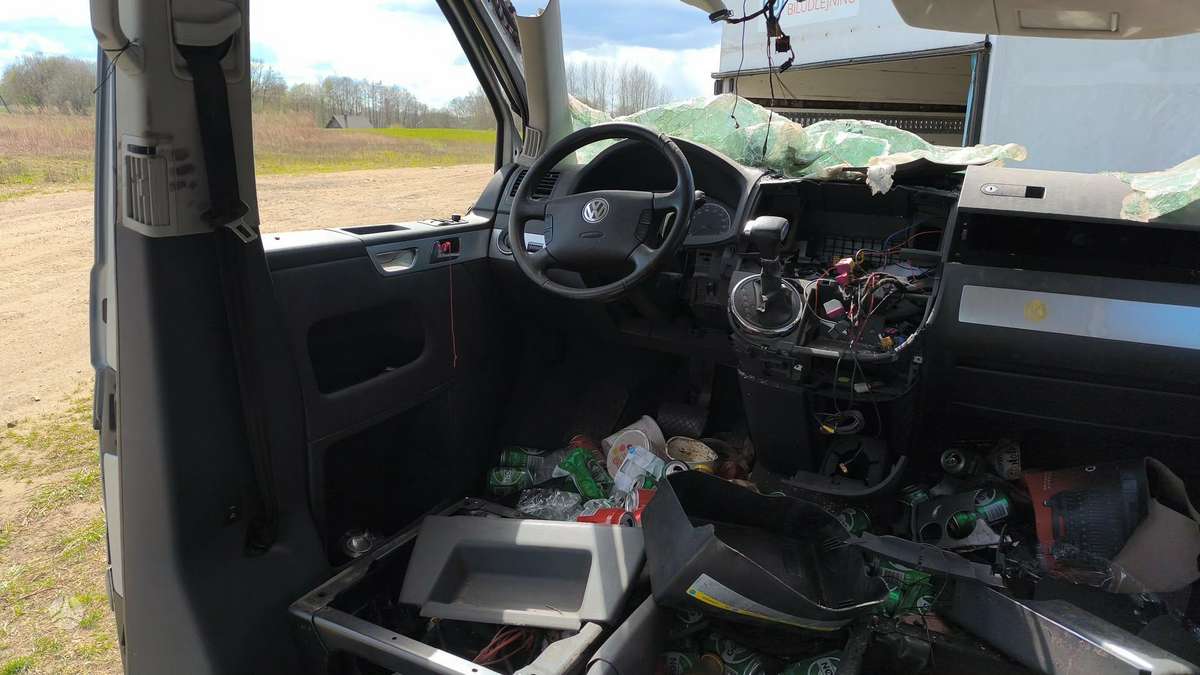 Volkswagen T5, passenger vans