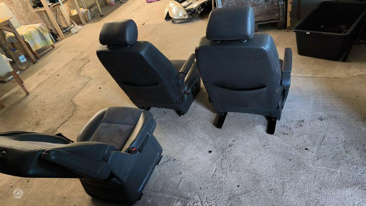 Volkswagen T5, passenger vans