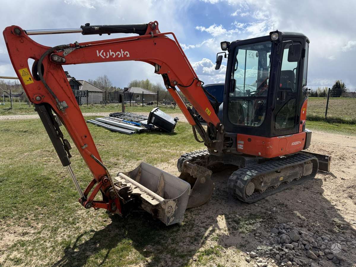 Kubota KX037, mini excavator