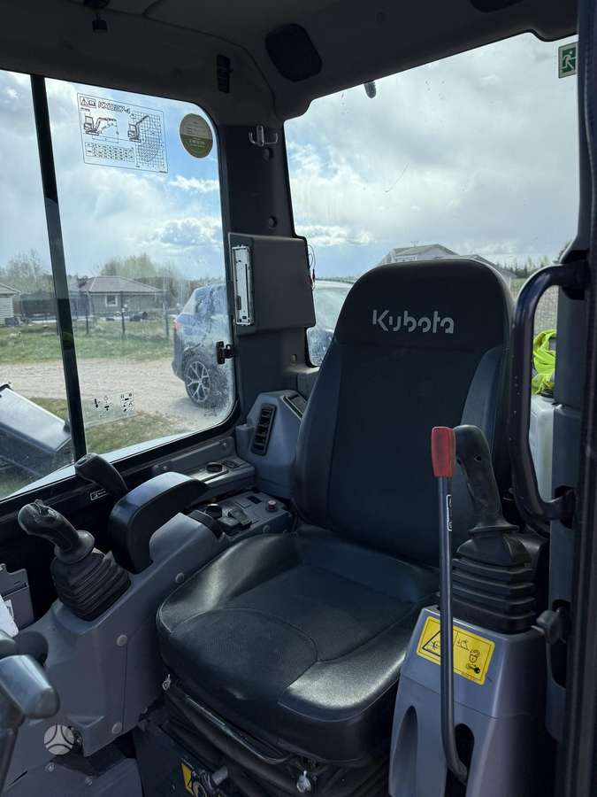 Kubota KX037, mini excavator